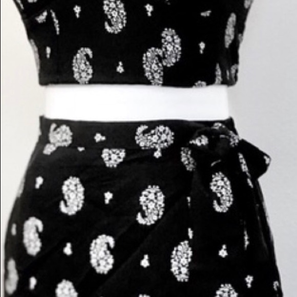 Paisley Two Piece Set - Picture 3 of 3